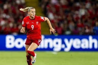 Ana-Maria Crnogorcevic est titulaire pour le quart de finale de l'Euro contre l'Espagne. KEYSTONE/JEAN-CHRISTOPHE BOTT